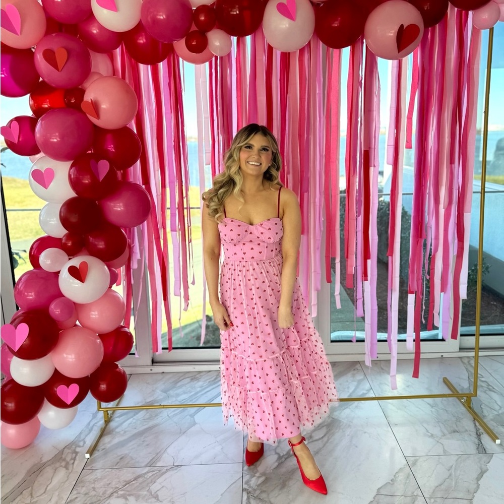 BETSEY JOHNSON FOIL-PRINTED TIERED SWEETHEART DRESS